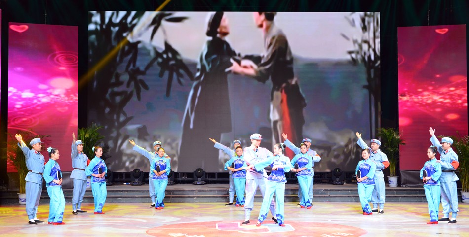 新华集团2017年荣誉员工授牌典礼 暨迎新晚会隆重举行 第 3 张 新华集团2017年荣誉员工授牌典礼 暨迎新晚会隆重举行 第 3 张