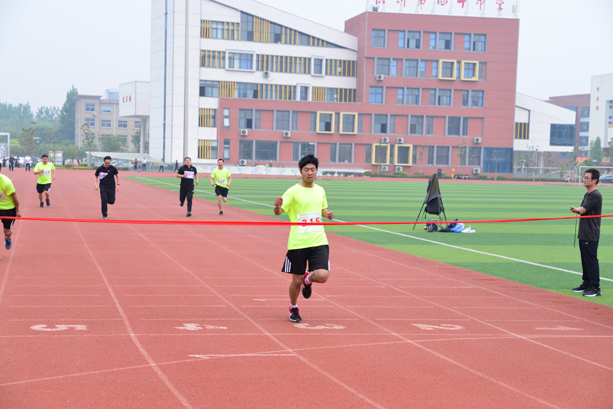 “团结拼搏,打造百年新华” 临沂新华二〇一八年春季田径运动会隆重举行 第 19 张 “团结拼搏,打造百年新华” 临沂新华二〇一八年春季田径运动会隆重举行 第 19 张