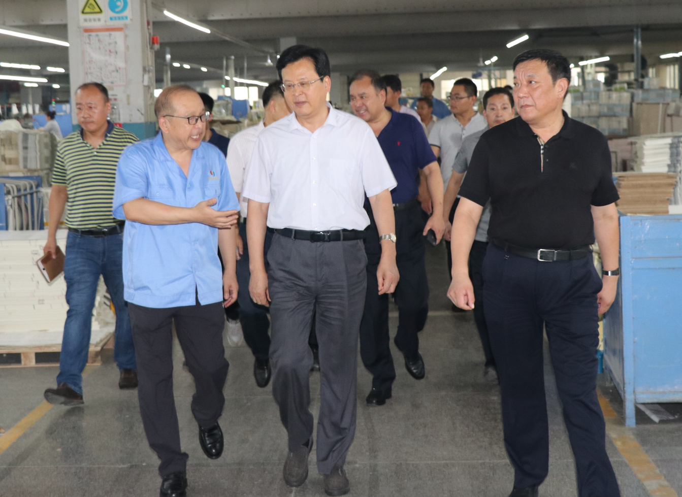 市政协主席、党组书记徐涛莅临新华集团视察调研工作 第 2 张 市政协主席、党组书记徐涛莅临新华集团视察调研工作 第 2 张